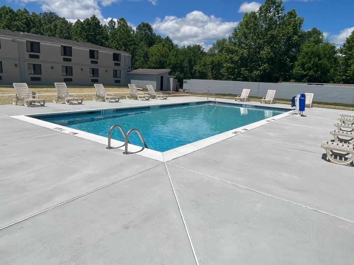 Ramada By Wyndham Allentown Bethlehem Exterior foto