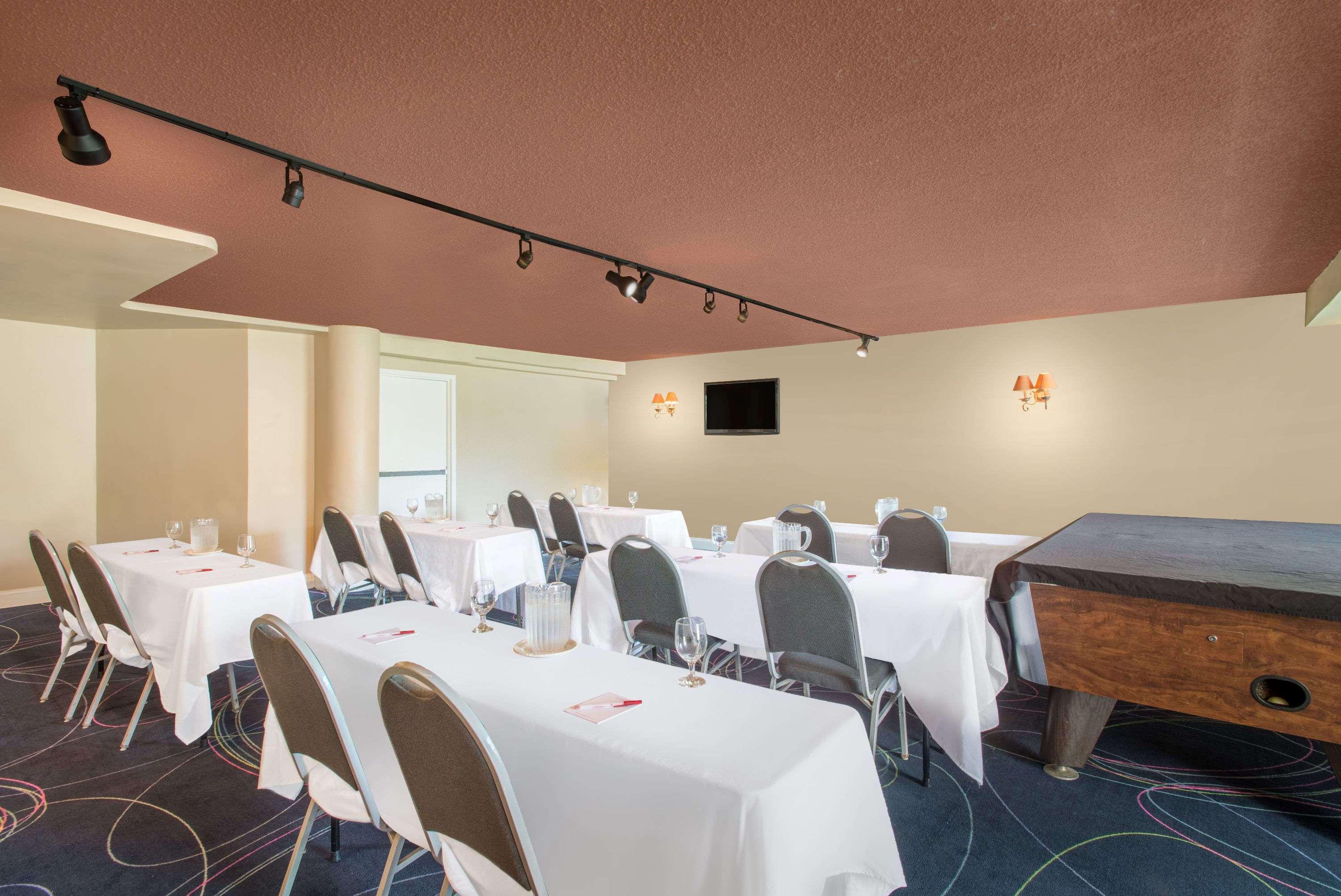 Ramada By Wyndham Allentown Bethlehem Exterior foto