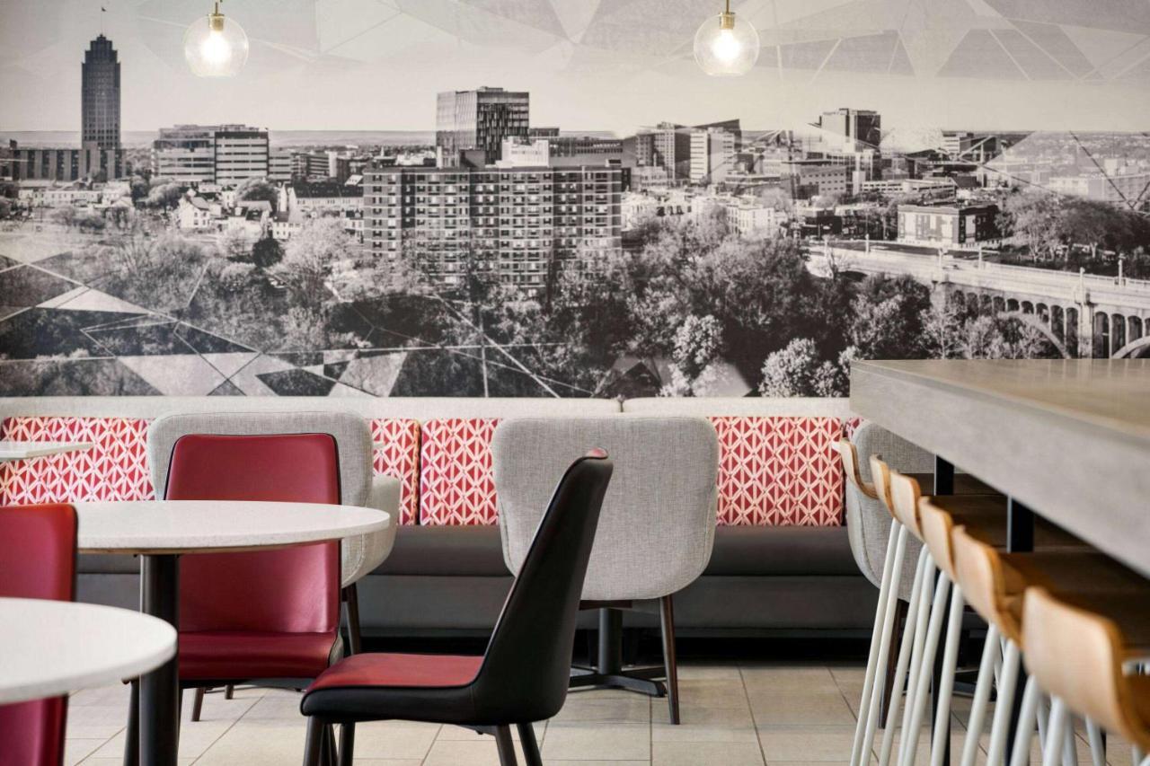 Ramada By Wyndham Allentown Bethlehem Exterior foto